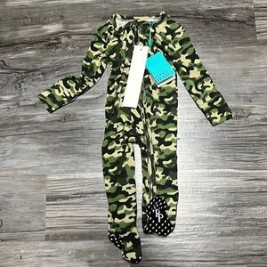 Posh peanut footie cadet